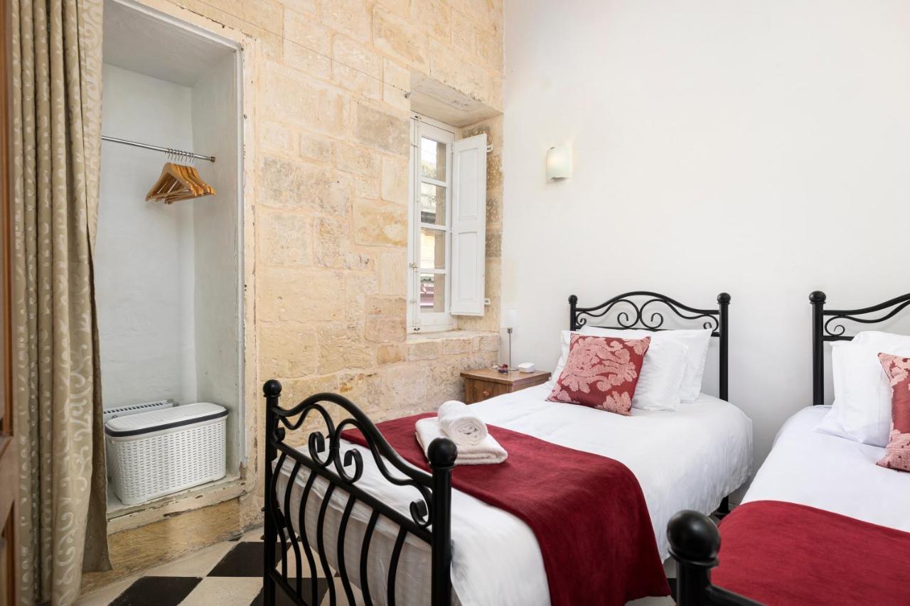 Traditional & Modern Maltese Townhouse - Rooftop Terrace And Sea Views, Close To Birgu Waterfront Cospicua 외부 사진